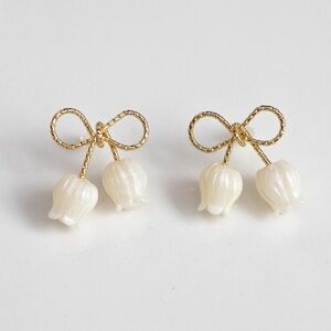 ✨Anthropologie Sutton Tulip Gold Bow Earrings